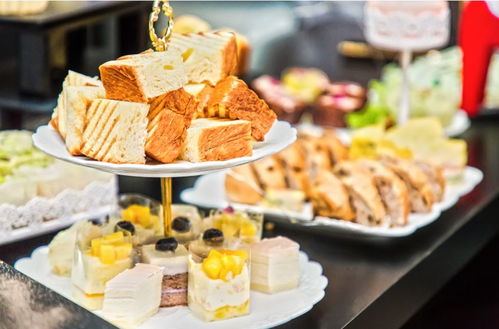 青聽你說(shuō) 福利 今年過(guò)年,團(tuán)團(tuán)免費(fèi)請(qǐng)你吃自助